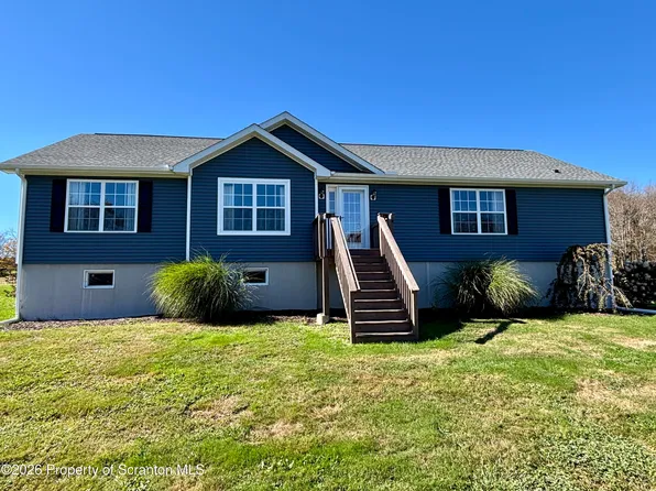 11 Brannigan Rd, Pleasant Mount, PA 18453