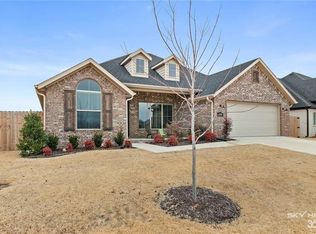 3860 Legendary Ln, Springdale, AR 72762