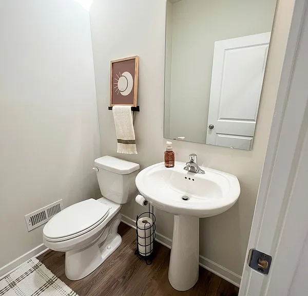 7703 Clayton Ave — Photo 16
