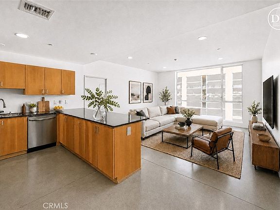 3rd image of 285 W 6th St APT 306