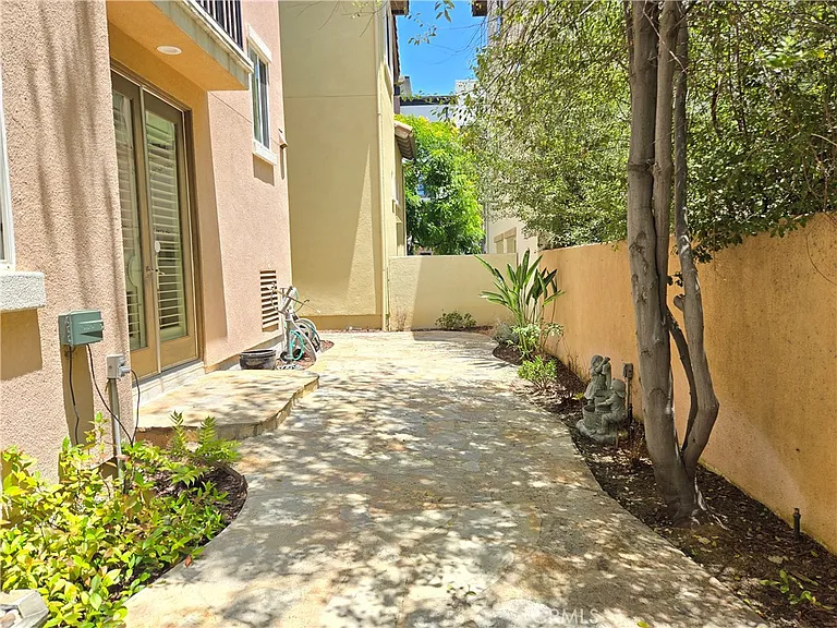 12914 Agustin Pl — Photo 32