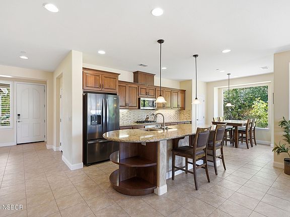 3rd image of 973 Allison Ct
