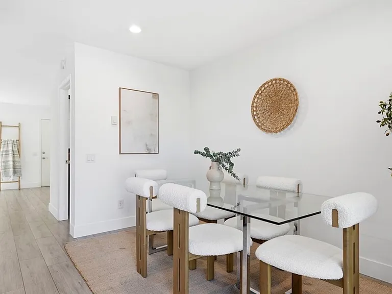 531 W Alton Ave — Photo 5