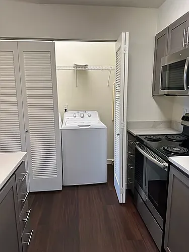 The Lavonne Apartments — Photo 31