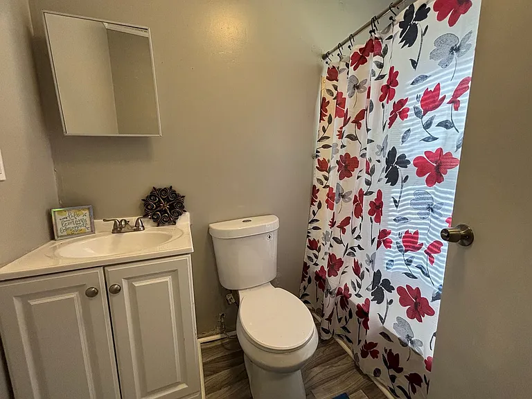 1109 & 1105 N Ransom St — Photo 14