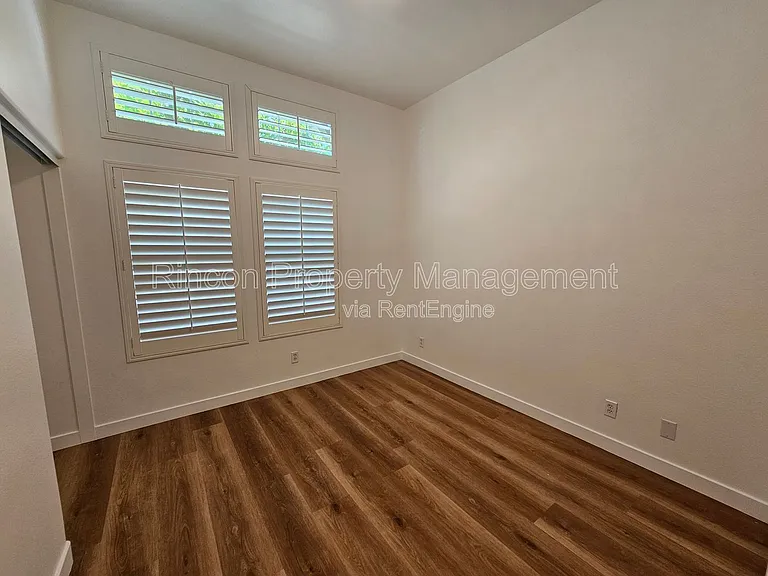 4782 Templeton St — Photo 25