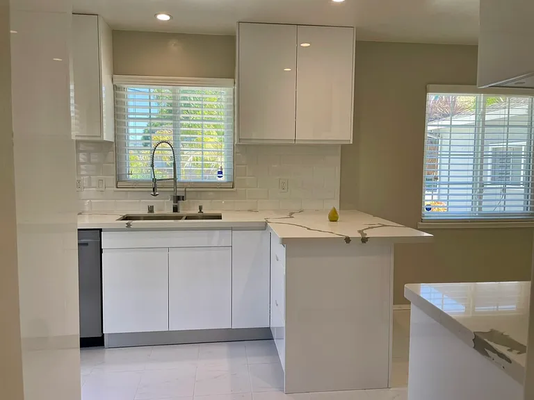 Kitchen & Dining Area