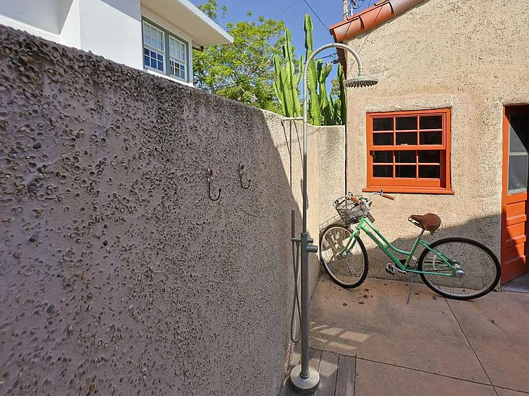 1027 Adella Ave — Photo 48