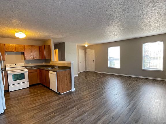 3rd image of 4113 Doten Dr