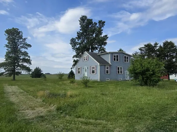 265 N 3300 East Rd, Strawn, IL 61775