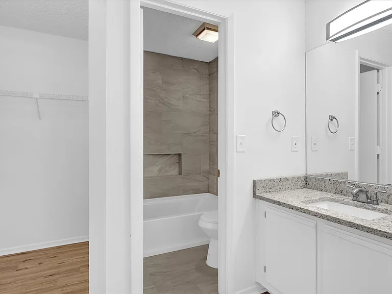2585 Grassy Point Dr #211 — Photo 9