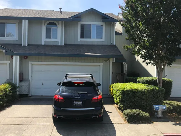 37 Meridian Cir, Rohnert Park, CA 94928