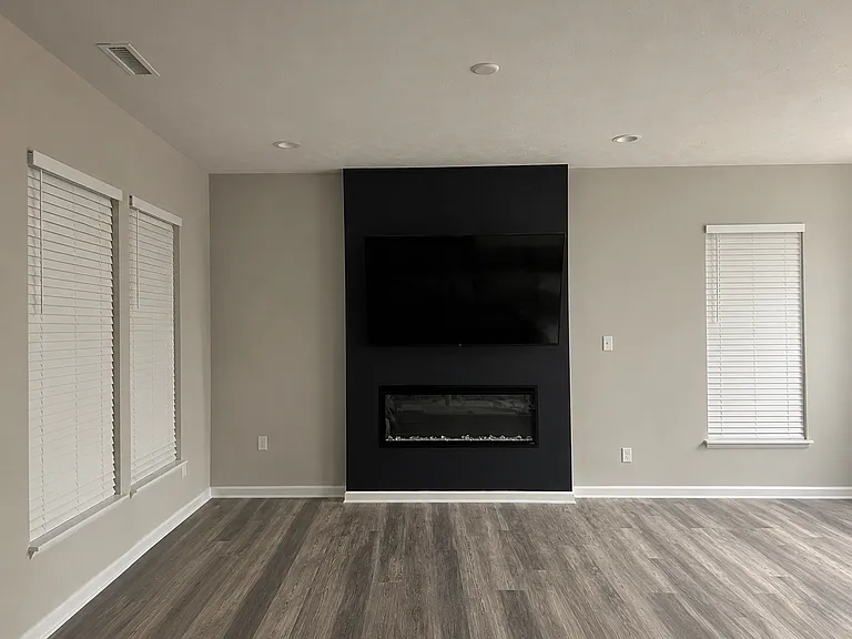 339 Central State Blvd #1 — Photo 3