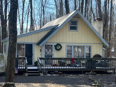 1136 Cherokee Dr, Pocono Lake, PA, 18347