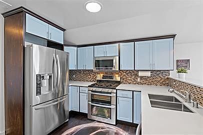 4th image of 1051 De Haro St