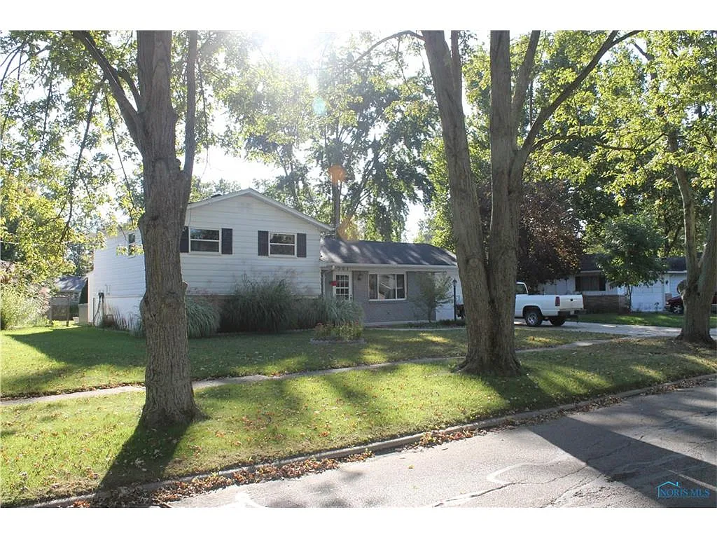 301 Shrewsbury Dr photo 1