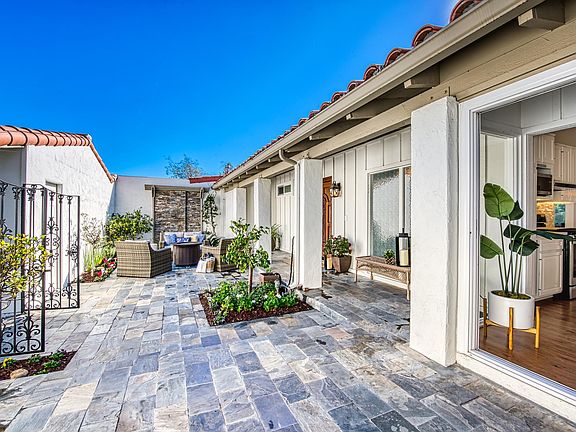 3rd image of 657 Vista Bonita