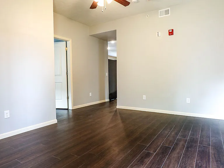 600 E Harrison St — Photo 15