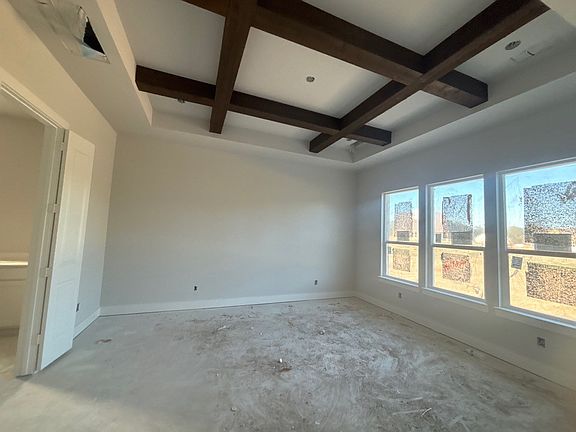 5th image of 802 Monterrey Cir