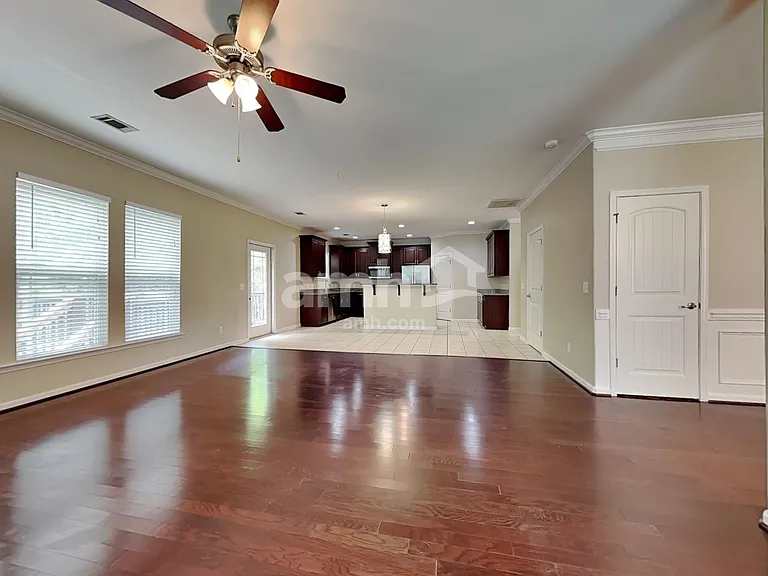 160 Grayson Ave — Photo 5
