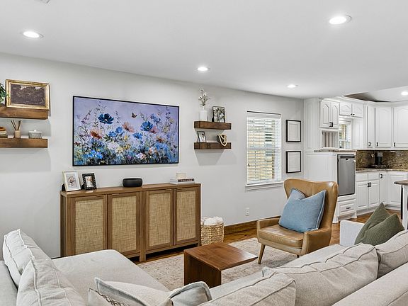 5th image of 10677 Larchfield Ln