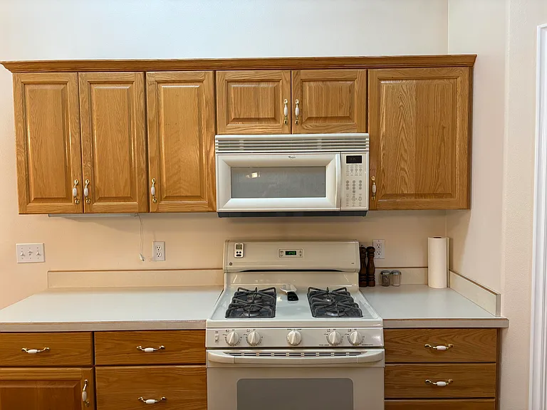 210 N Mall Dr — Photo 9