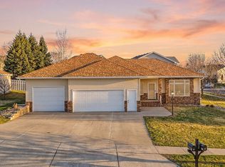 3200 Barracuda Dr, Bismarck, ND 58503