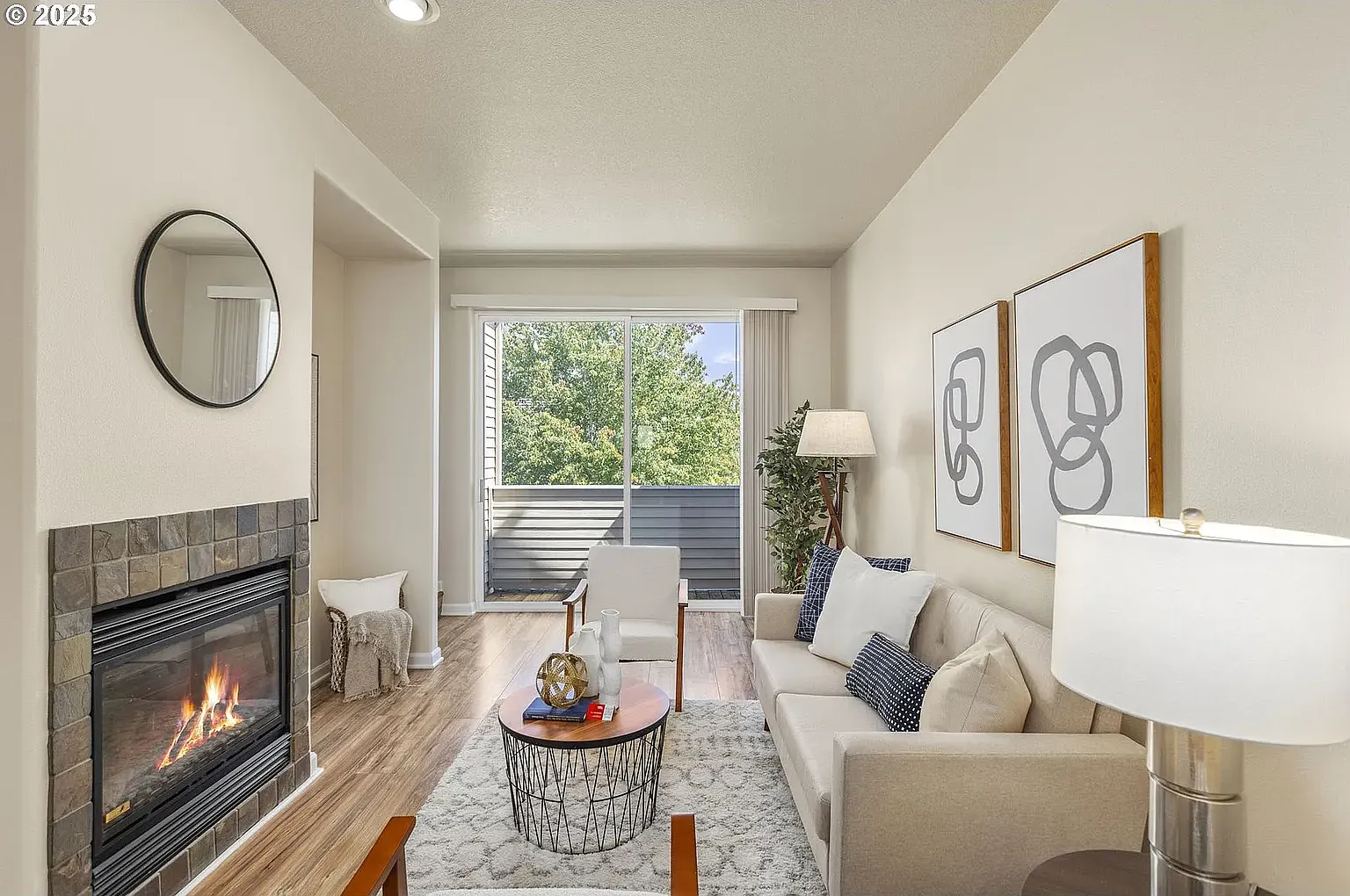 3 bed, 1336 sqft, $2,395 — Photo 3