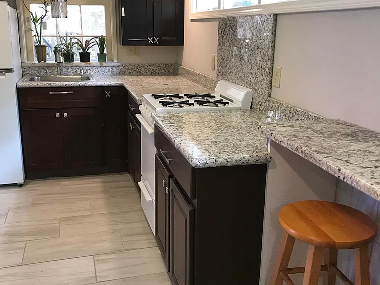 nice kitchen, with breakfast bar