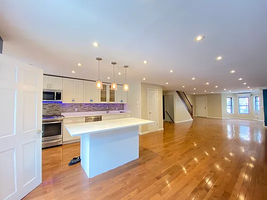 Rented by Kaden Realty | media 6