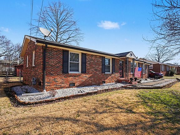 3rd image of 2908 Mossdale Dr