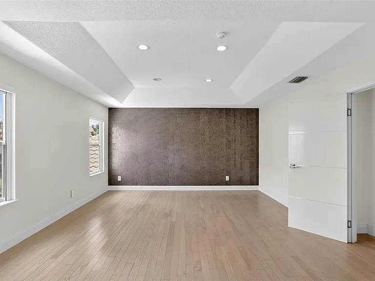 7035 Brescia Way — Photo 8
