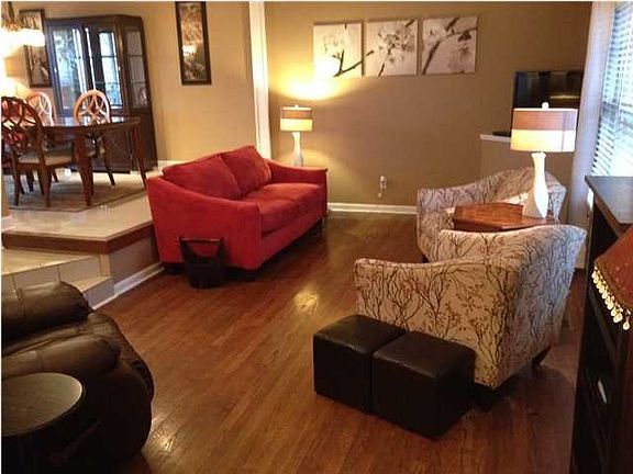 5th image of 4515 Cloverdale Loop