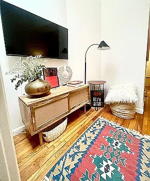 4th image of 690 Greenwich St APT 1H