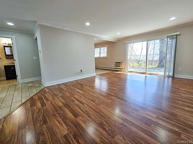 32 Alpine Dr #H — Photo 4