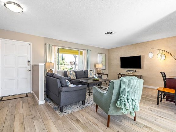 5th image of 290 Terra St