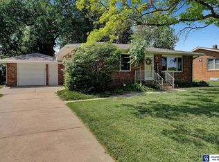 2911 N 6th St, Lincoln, NE 68521
