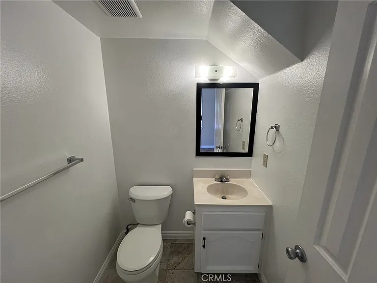 1077 E 71st Way — Photo 5