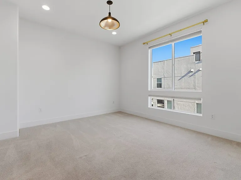 1580 Wright Ave — Photo 7