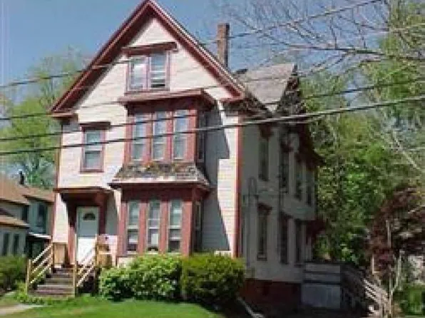 5 Southwick St, Middleboro, MA 02346