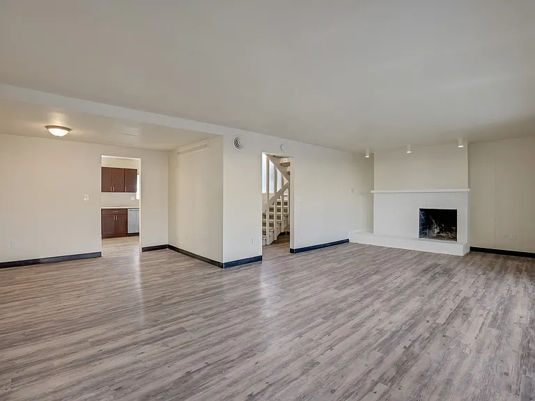 Broadridge Flats and Townhomes — Photo 12