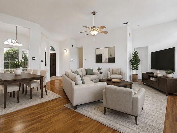 3rd image of 4414 San Fernando Ln
