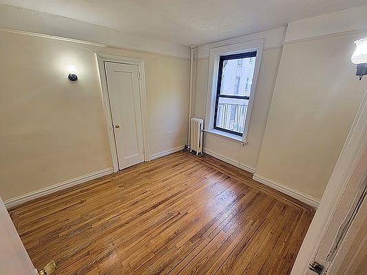 5th image of 647 W 169th St #2B