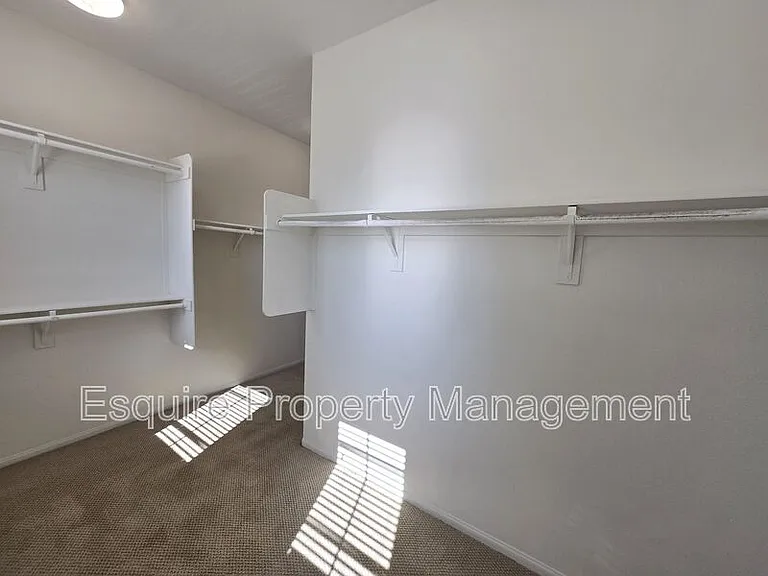 433 Castiano St — Photo 36