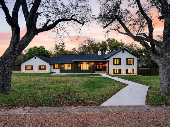1 River Hills Dr, Denison, TX 75020