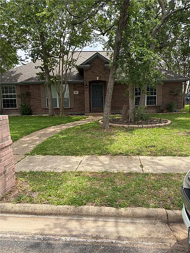 400 Heather Ln Photo 1
