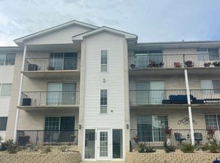 406 Sturdy Rd APT A12, Valparaiso, IN 46383