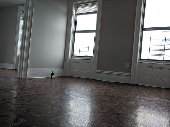 4th image of 710 E 138th St #7