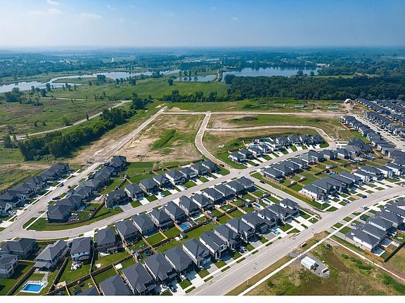3rd image of 70 Benner Blvd