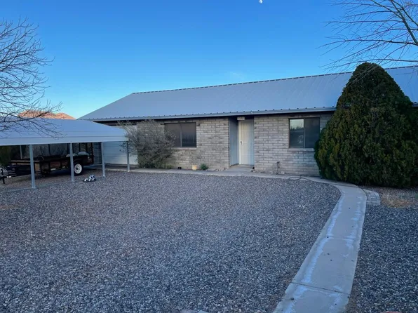 1559 N Hammer Point, Safford, AZ 85546